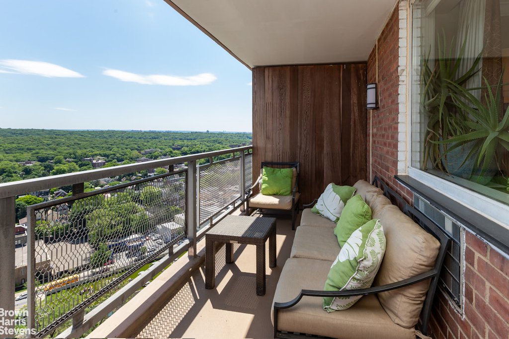 5800 Arlington Avenue, Unit 15B photo 3