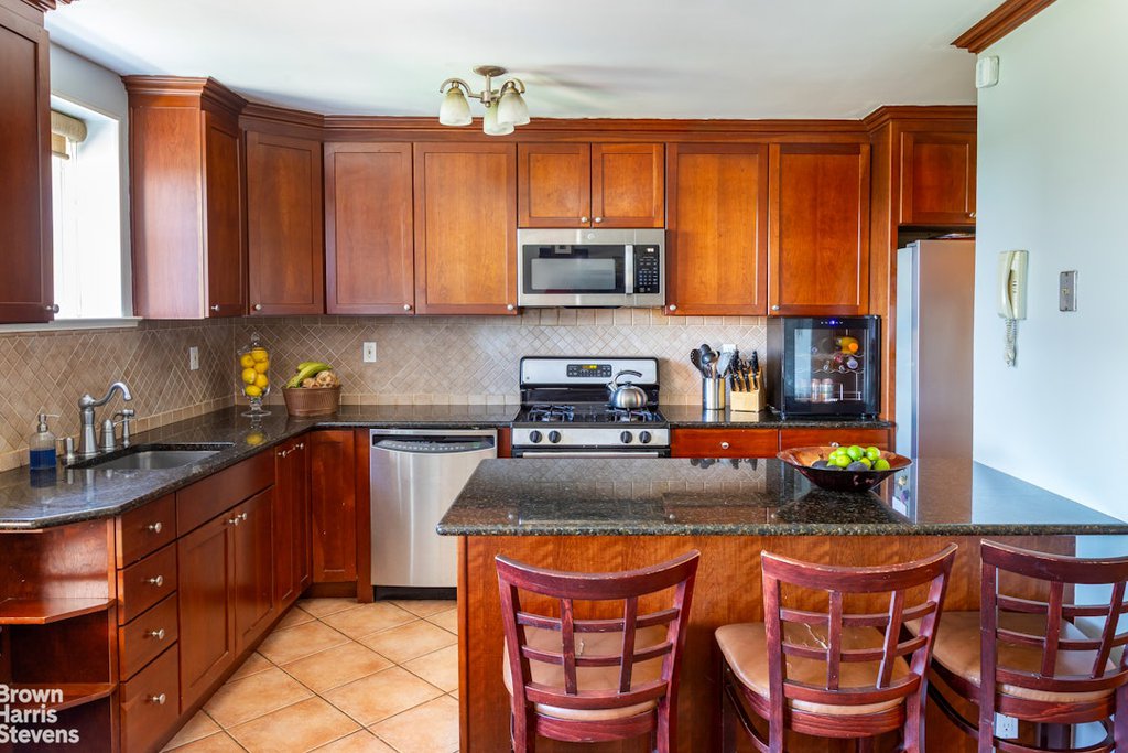 5800 Arlington Avenue, Unit 15B photo 10