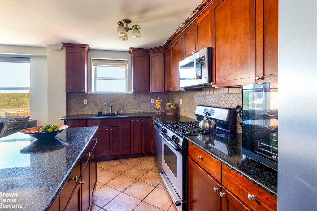5800 Arlington Avenue, Unit 15B photo 11