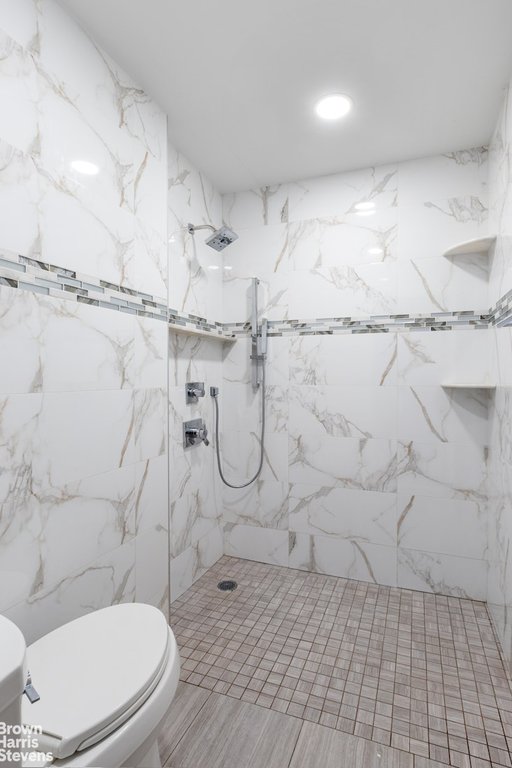5800 Arlington Avenue, Unit 15B photo 17