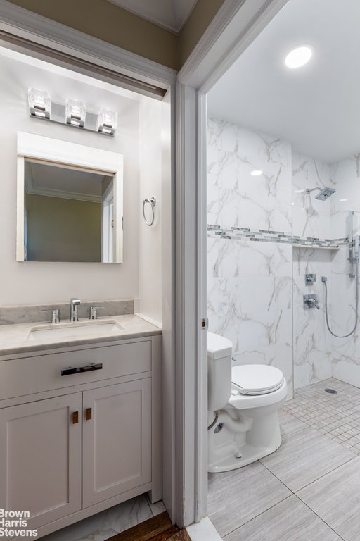 5800 Arlington Avenue, Unit 15B photo 18
