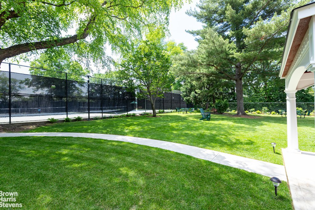 5800 Arlington Avenue, Unit 15B photo 21