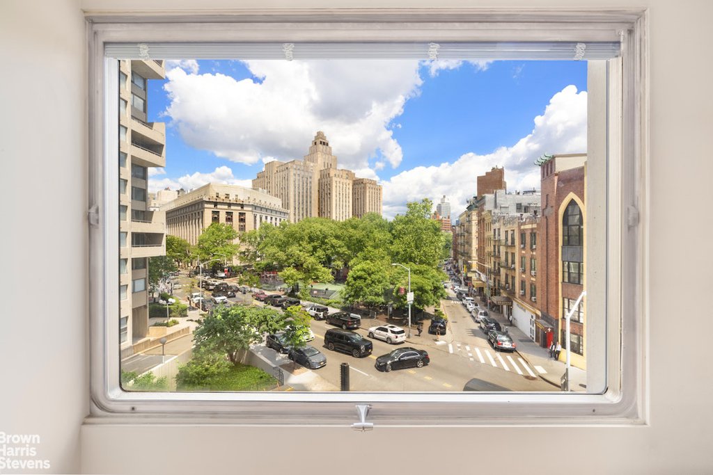 180 Park Row, Unit 4D photo 2