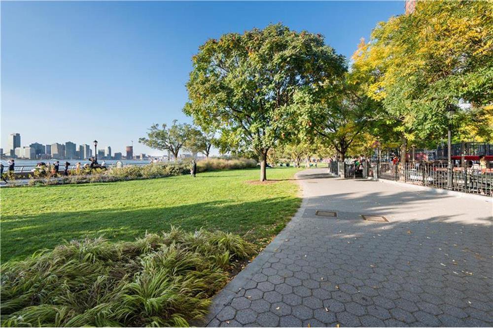 2 River Terrace, Unit 4M photo 18