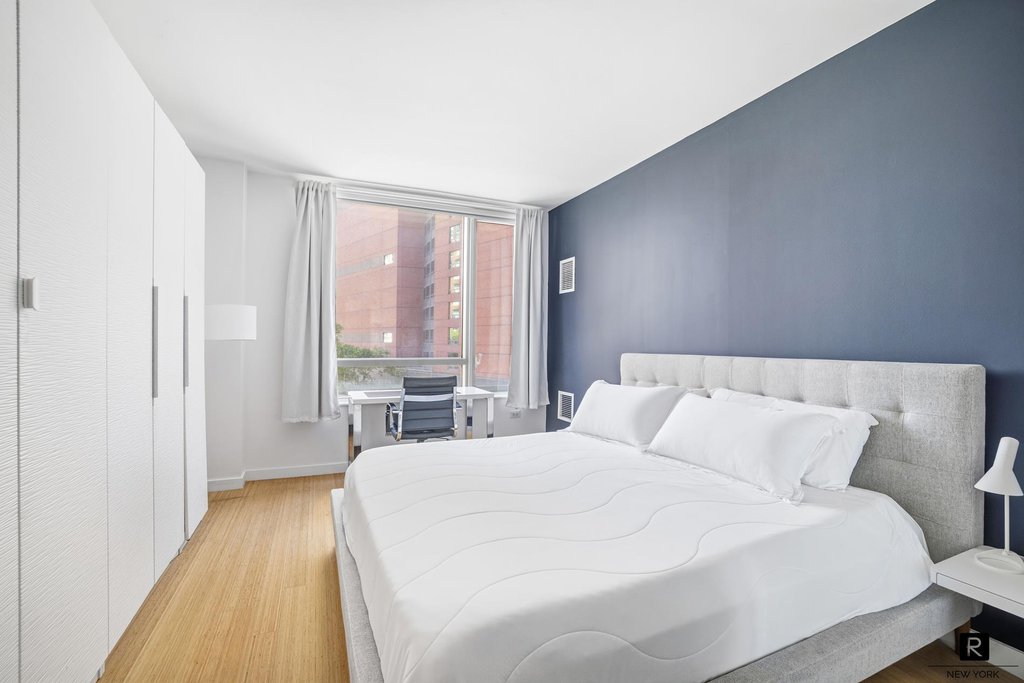 2 River Terrace, Unit 4M photo 5