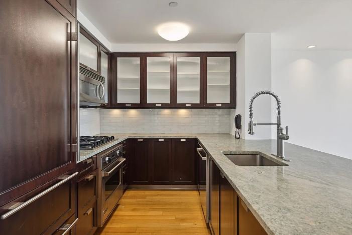 80 Riverside Boulevard, Unit 4X photo 3
