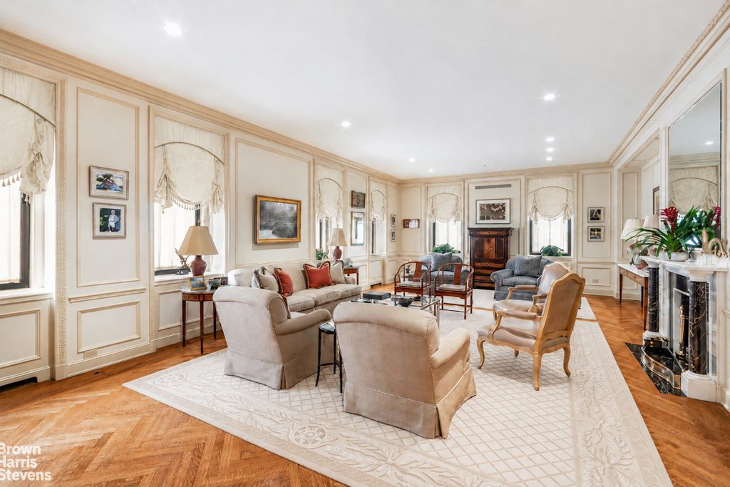 25 Sutton Place, Unit MAISONETTE