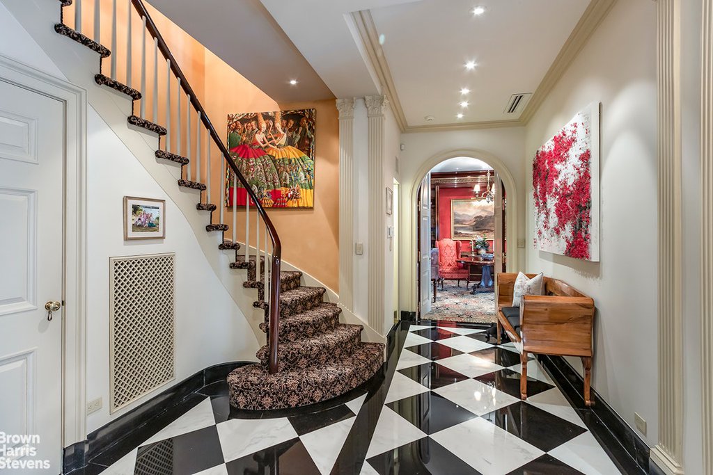 25 Sutton Place, Unit MAISONETTE photo 2