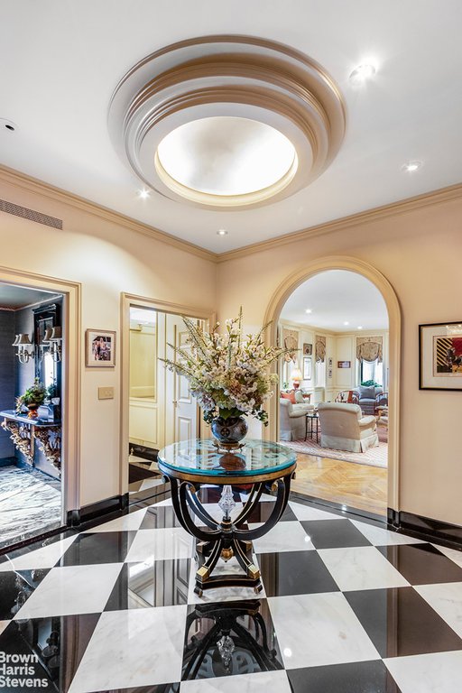 25 Sutton Place, Unit MAISONETTE photo 3