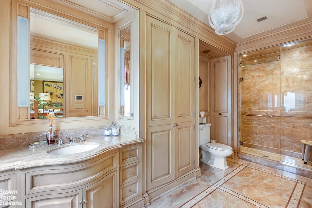 25 Sutton Place, Unit MAISONETTE photo 8