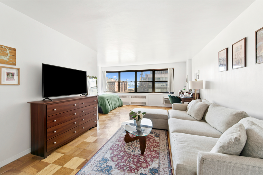 205 West End Avenue, Unit 16F photo 2