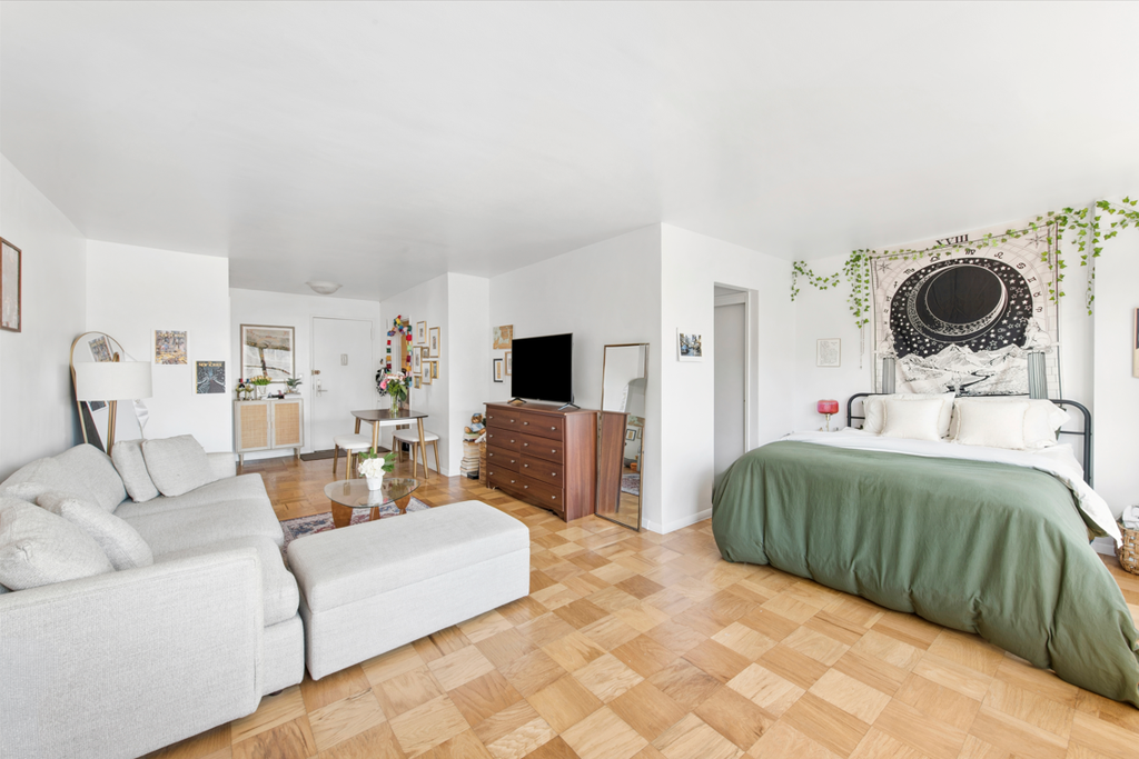 205 West End Avenue, Unit 16F photo 3