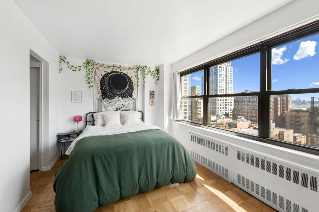 205 West End Avenue, Unit 16F photo 4