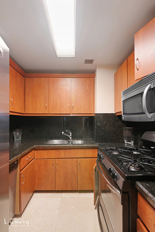 721 Fifth Avenue, Unit 36DE photo 8
