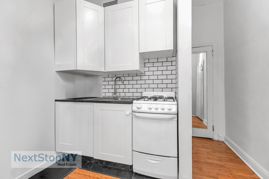 233 East 54th Street, Unit 1C photo 3