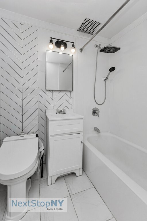 233 East 54th Street, Unit 1C photo 4
