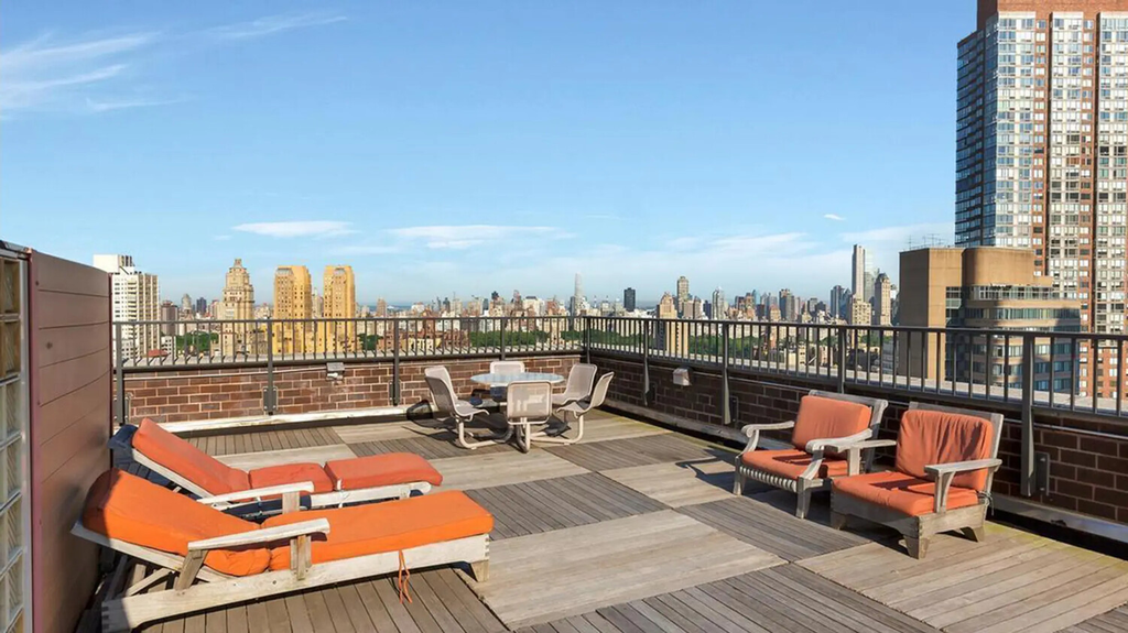 2025 Broadway, Unit 17A photo 7