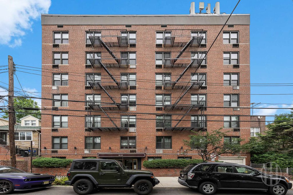50-21 39th Place, Unit 3B photo 16