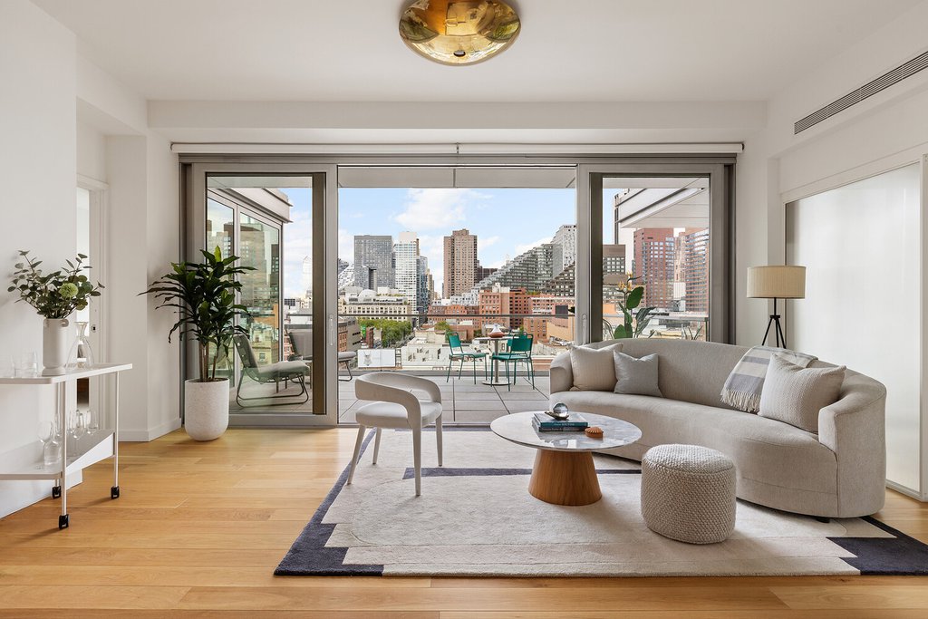 547 West 47th Street, Unit 1113 photo 4