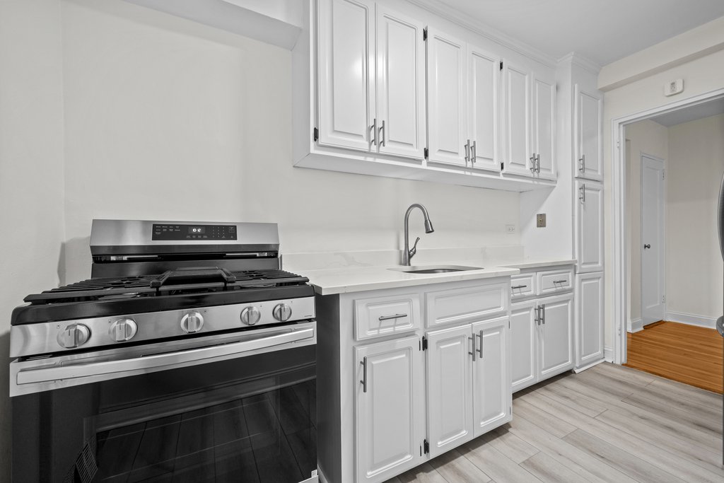 5621 Netherland Avenue, Unit 4D photo 4