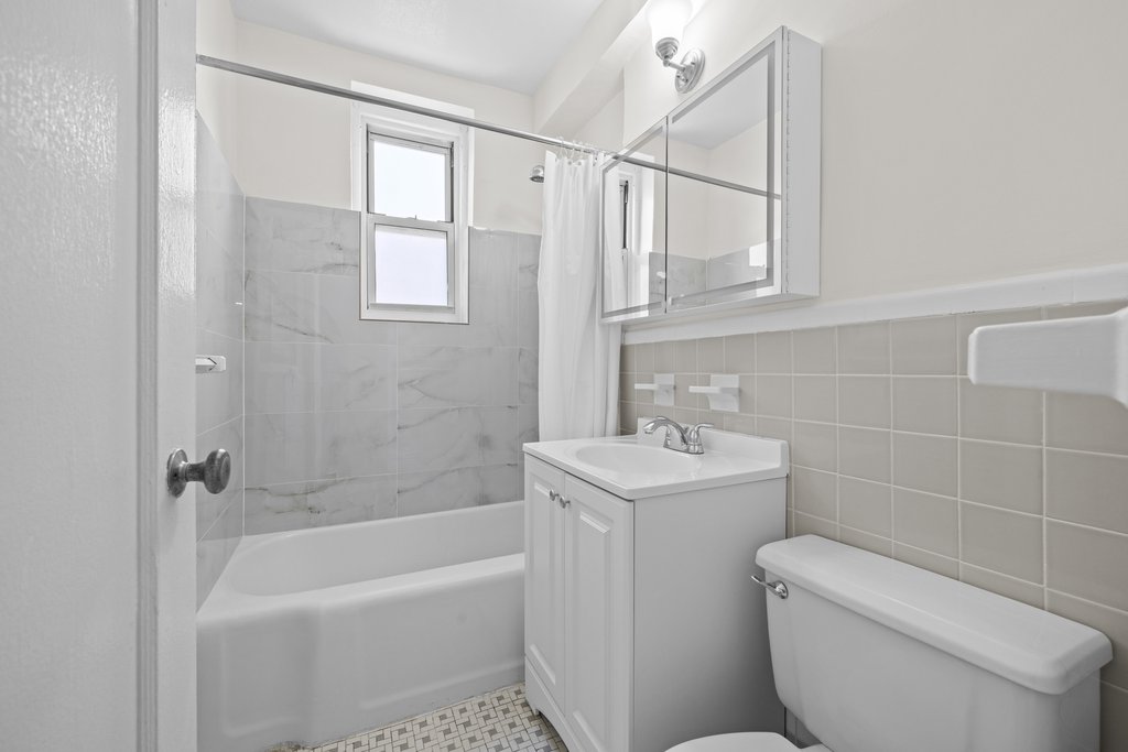 5621 Netherland Avenue, Unit 4D photo 8