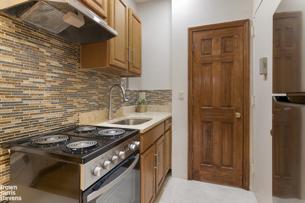 121 East 10th Street, Unit 2C photo 7