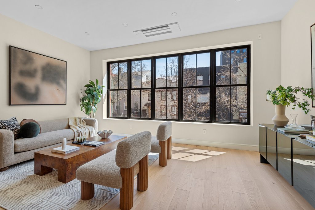 21 Conselyea Street, Unit 1