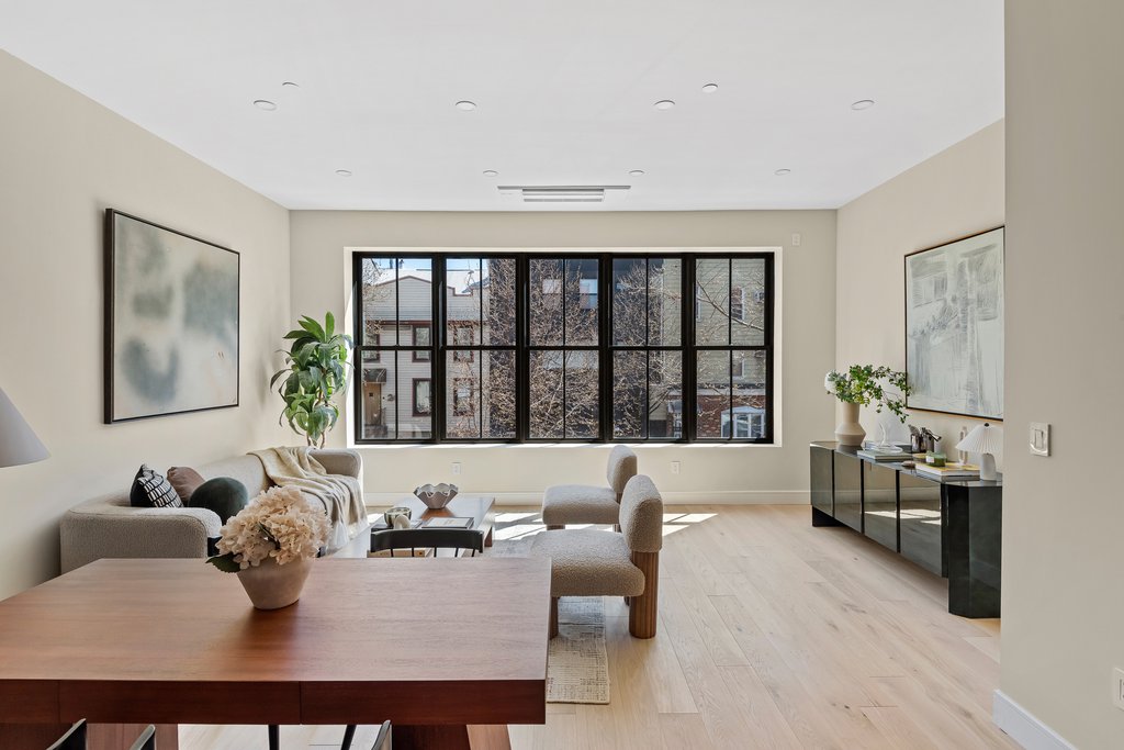 21 Conselyea Street, Unit 1 photo 5