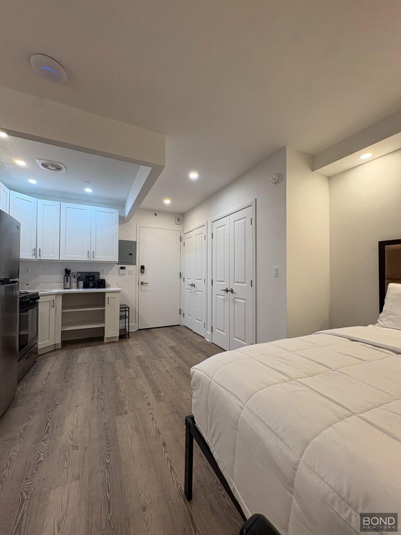 45 West 81st Street, Unit 11J photo 5