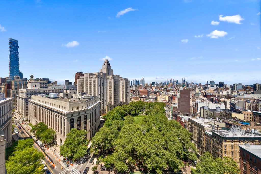 170 Park Row, Unit 18B photo 2