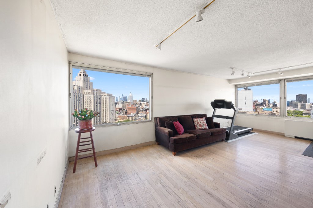 170 Park Row, Unit 18B photo 4