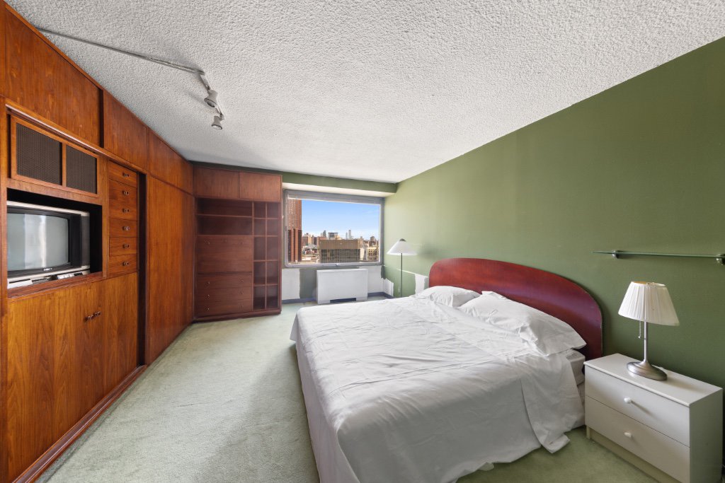 170 Park Row, Unit 18B photo 7