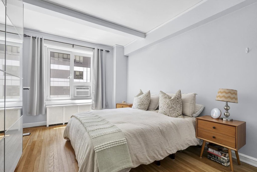 227 East 57th Street, Unit 5D photo 4