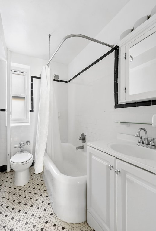227 East 57th Street, Unit 5D photo 6