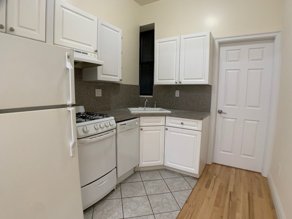 147 East 90th Street, Unit 1B