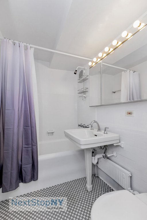 320 East 42nd Street, Unit 1315 photo 5