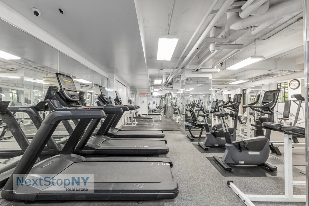 320 East 42nd Street, Unit 1315 photo 6