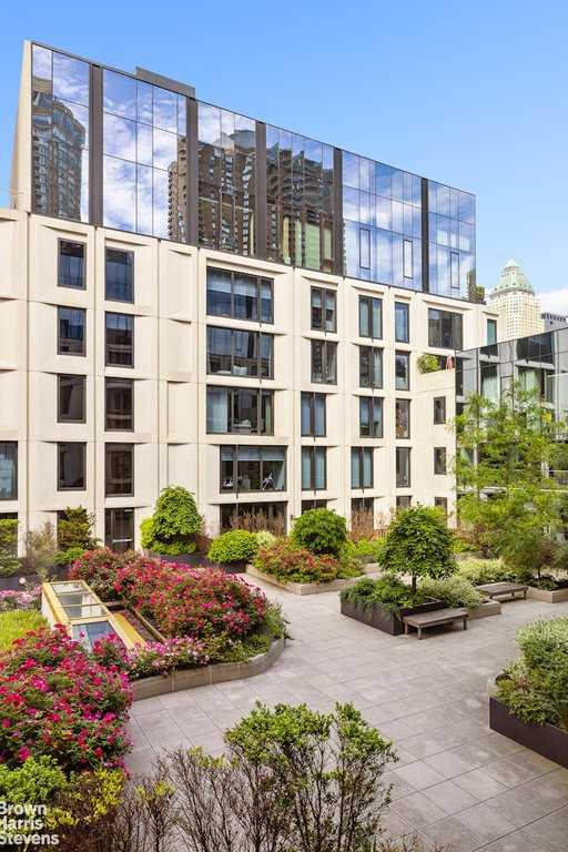 500 West 45th Street, Unit 321 photo 2