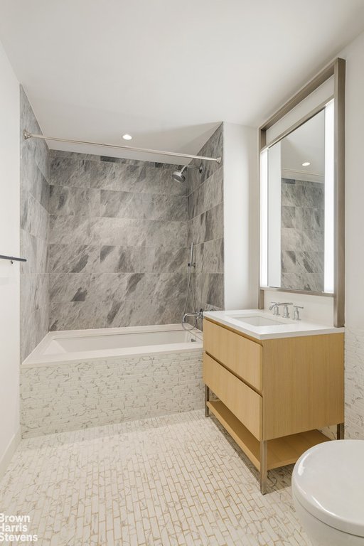 500 West 45th Street, Unit 321 photo 5