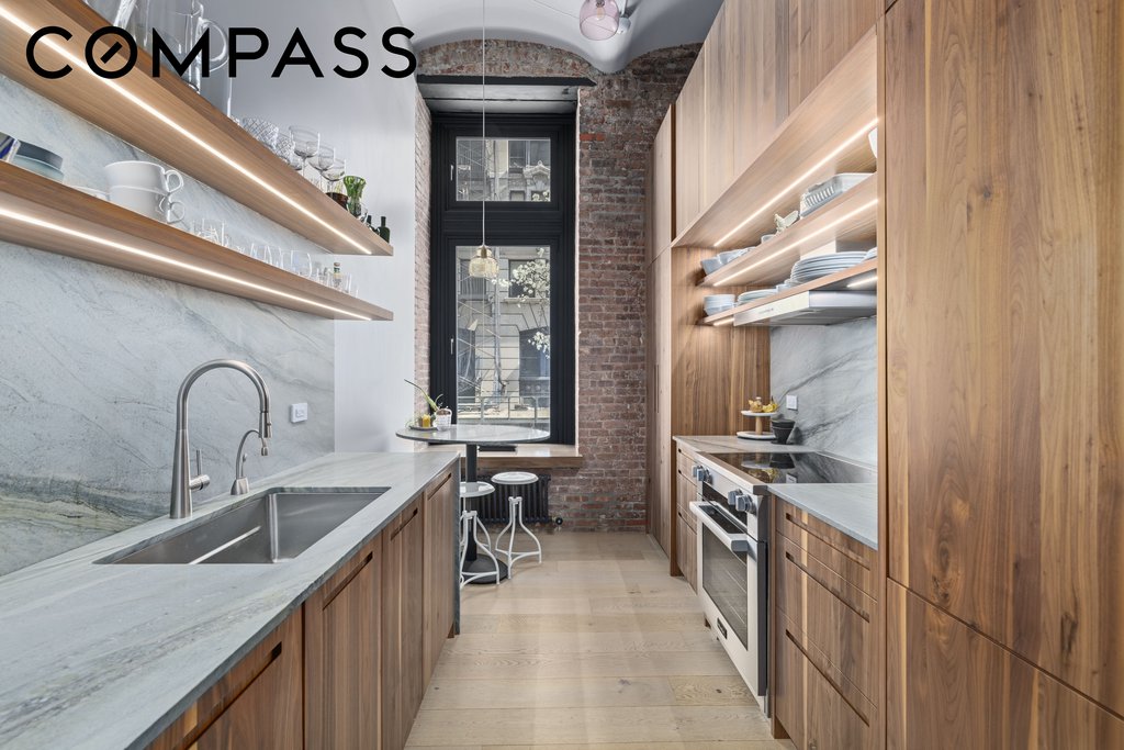 682 Broadway, Unit 2B photo 6