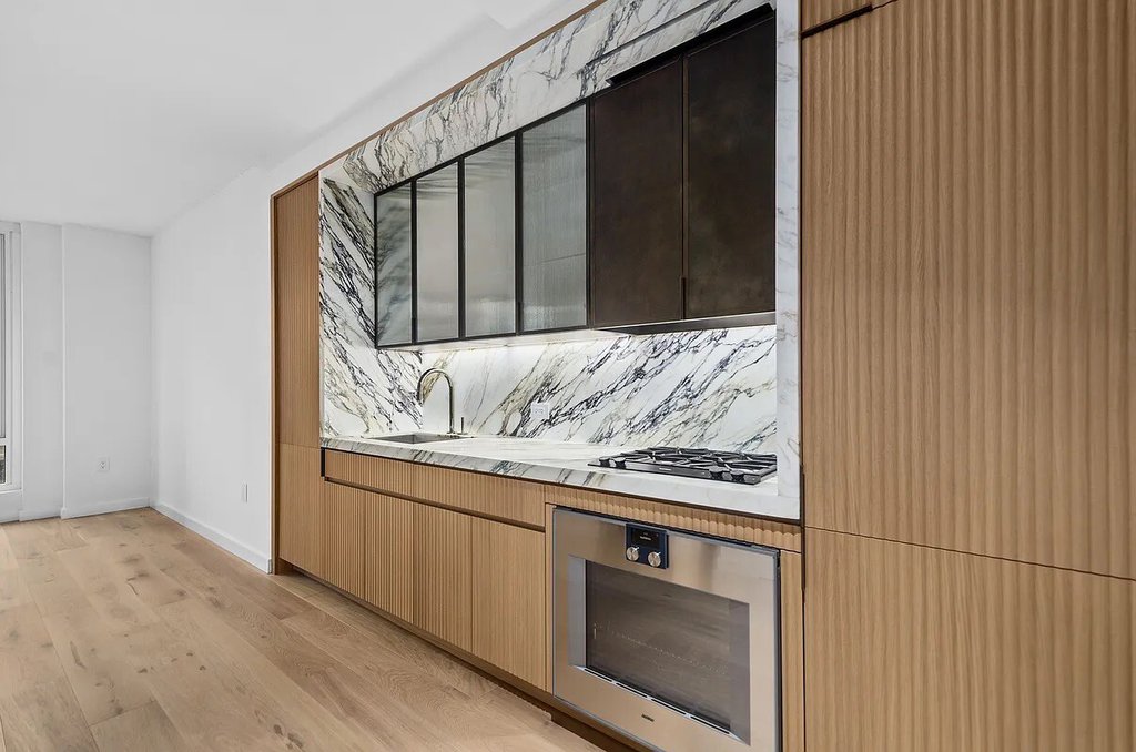 135 East 47th Street, Unit 19F