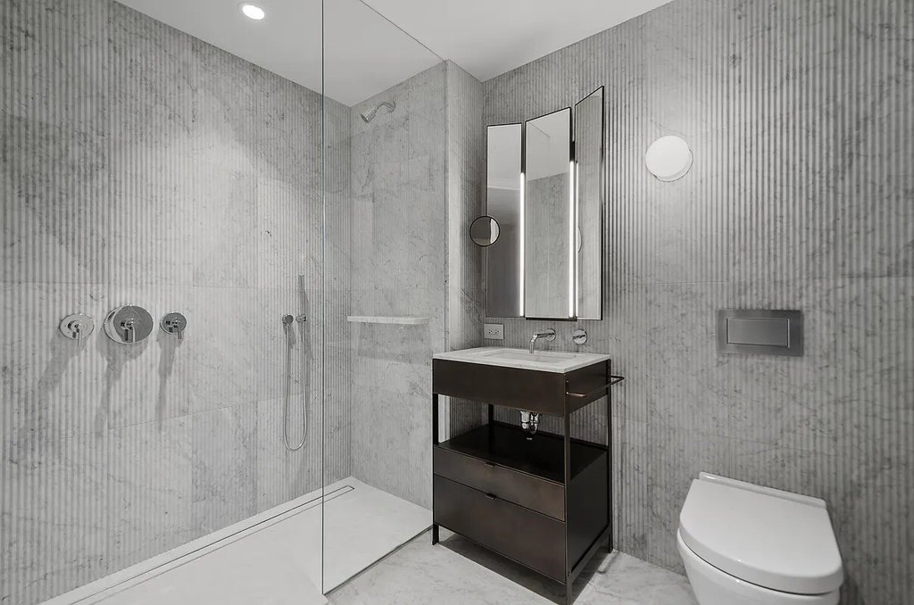 135 East 47th Street, Unit 19F photo 7