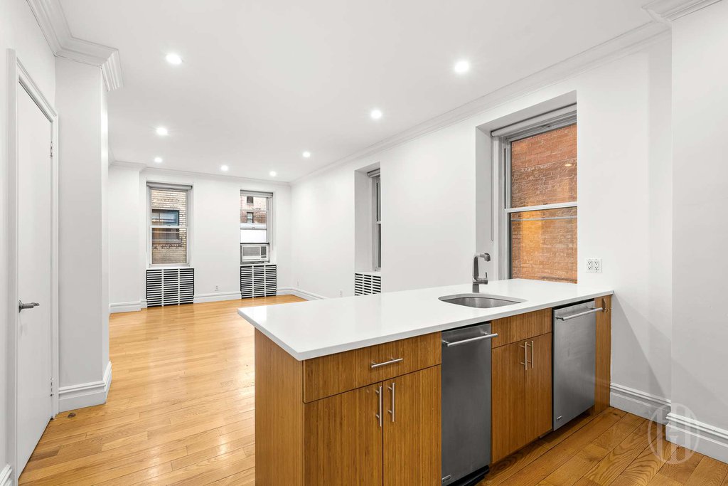 26 East 63rd Street, Unit 2c