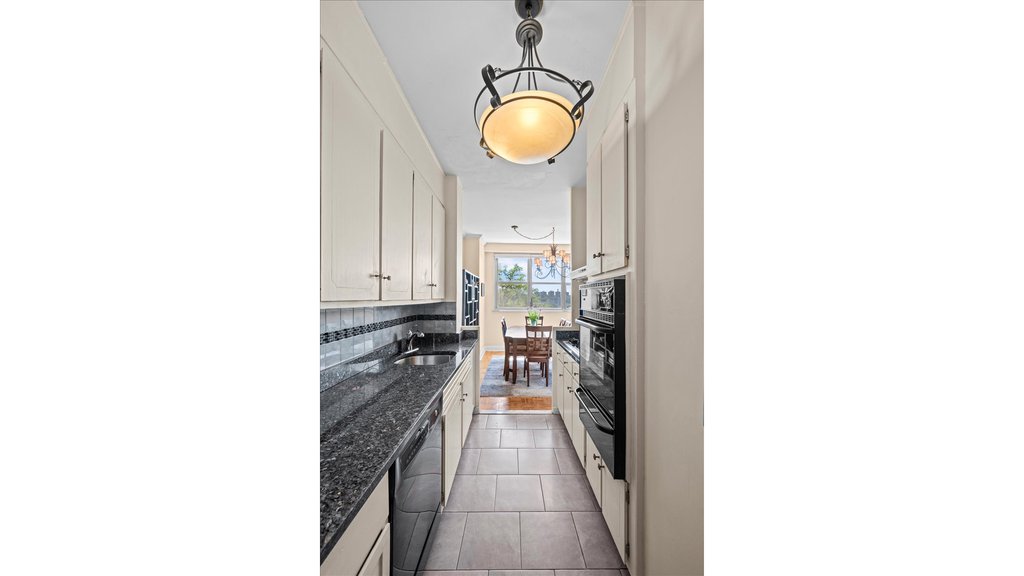 555 Kappock Street, Unit 2T photo 6