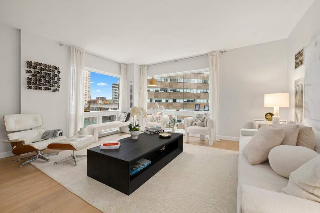 721 Fifth Avenue, Unit 33C photo 2