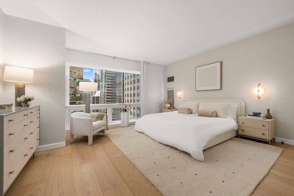 721 Fifth Avenue, Unit 33C photo 7