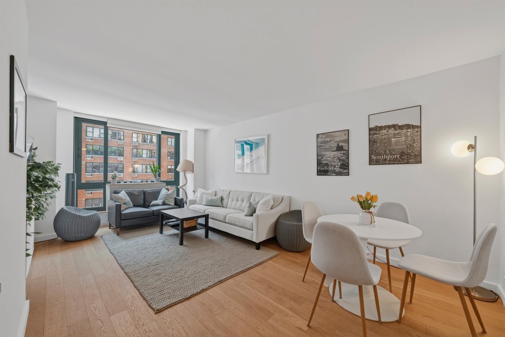 1 Irving Place, Unit V7C