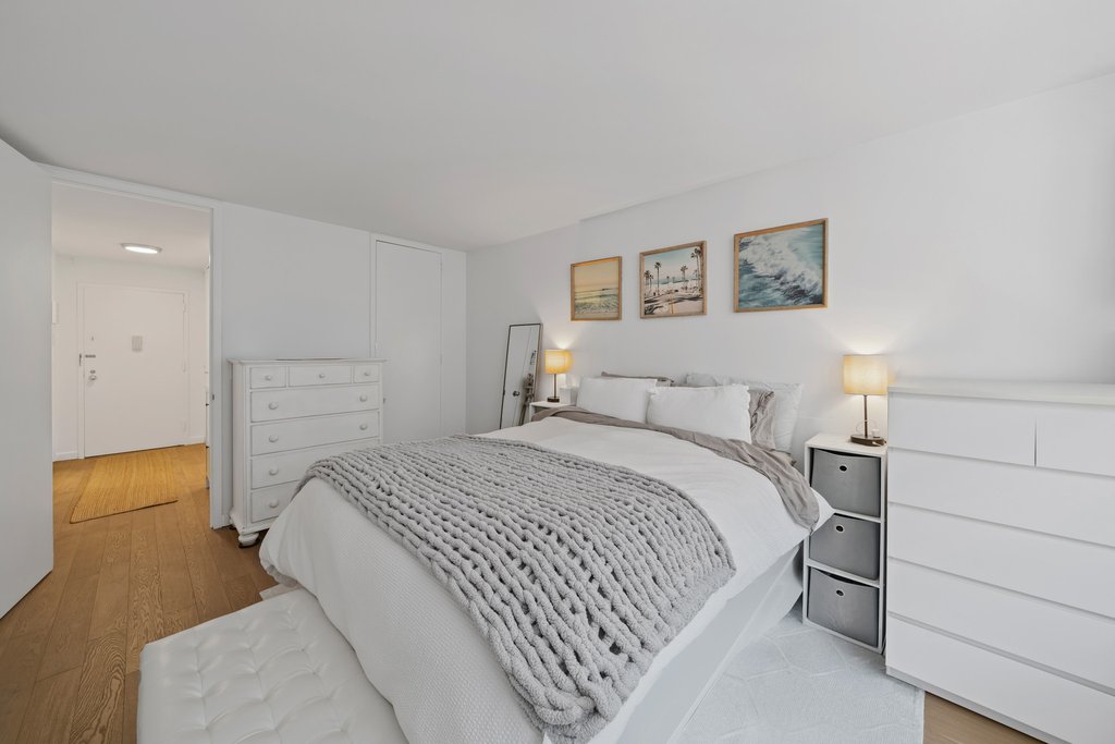 1 Irving Place, Unit V7C photo 7
