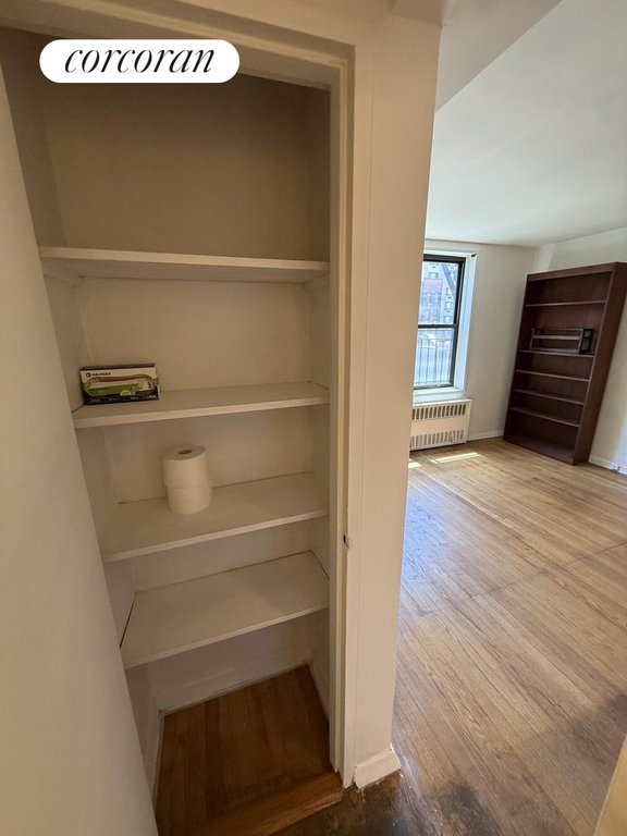229 East 28th Street, Unit 5H photo 4