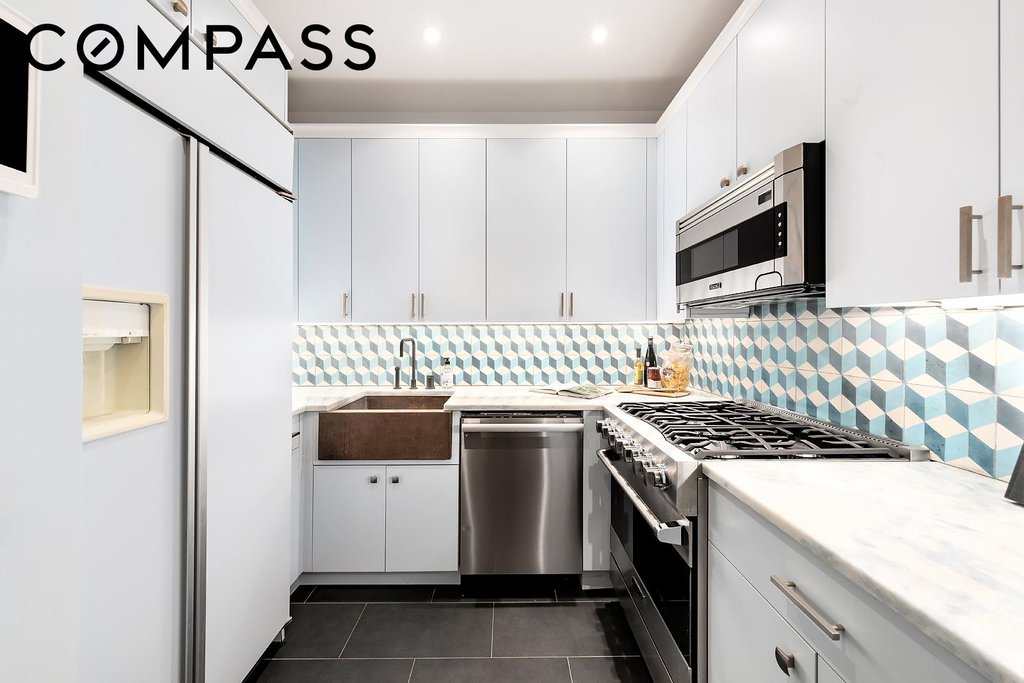 1 Central Park West, Unit 30E photo 4